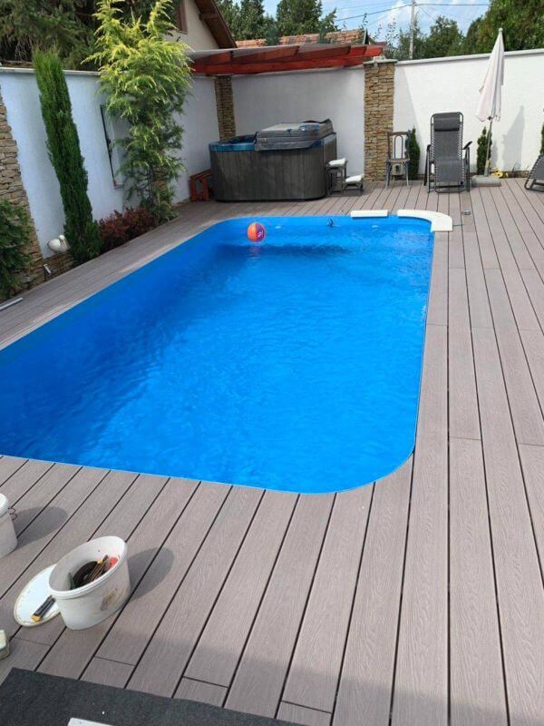 Úszómedence komplexum